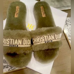 Dior Chez Moi desert green slides 40 Full set